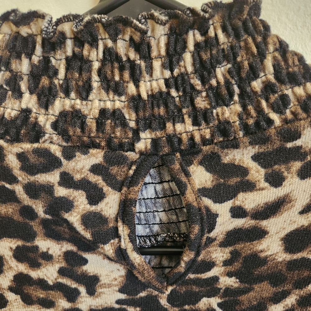 L LOVE LEOPARD TUNIC TURTLENECK TOP GREAT CONDITION - Picture 5 of 6